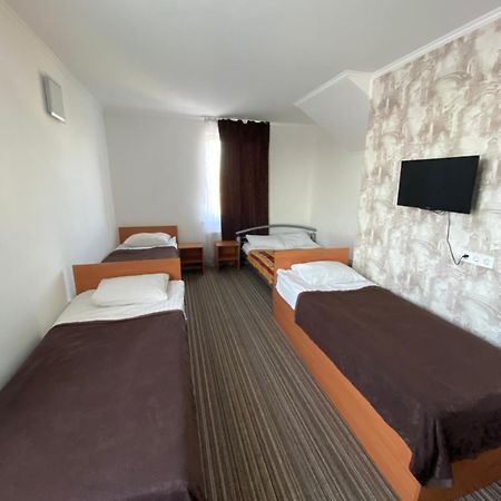 Autopark Hotel Lviv Extérieur photo