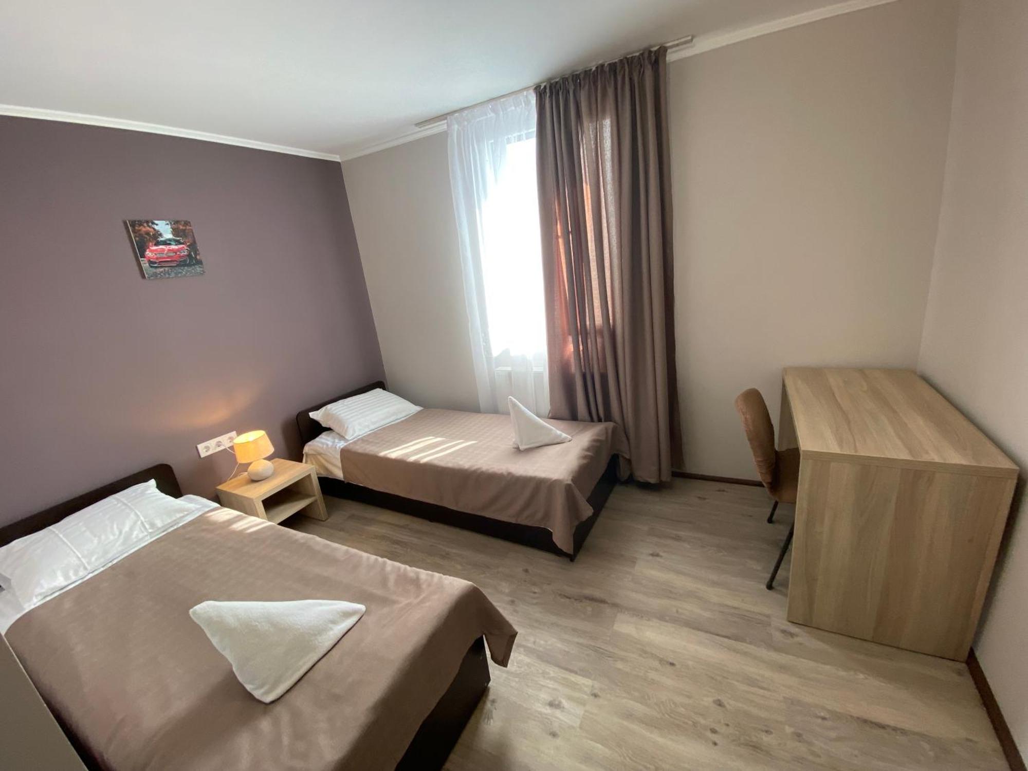 Autopark Hotel Lviv Extérieur photo