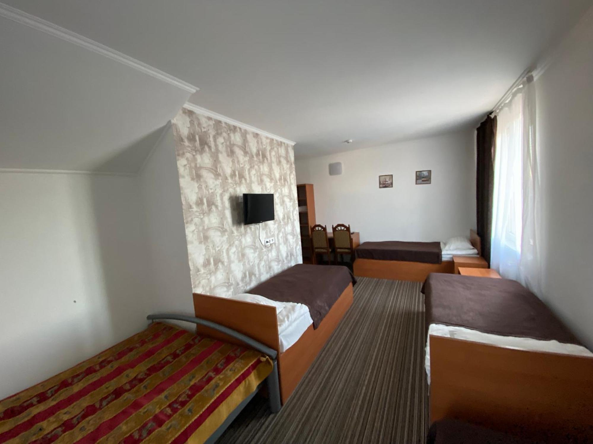 Autopark Hotel Lviv Extérieur photo