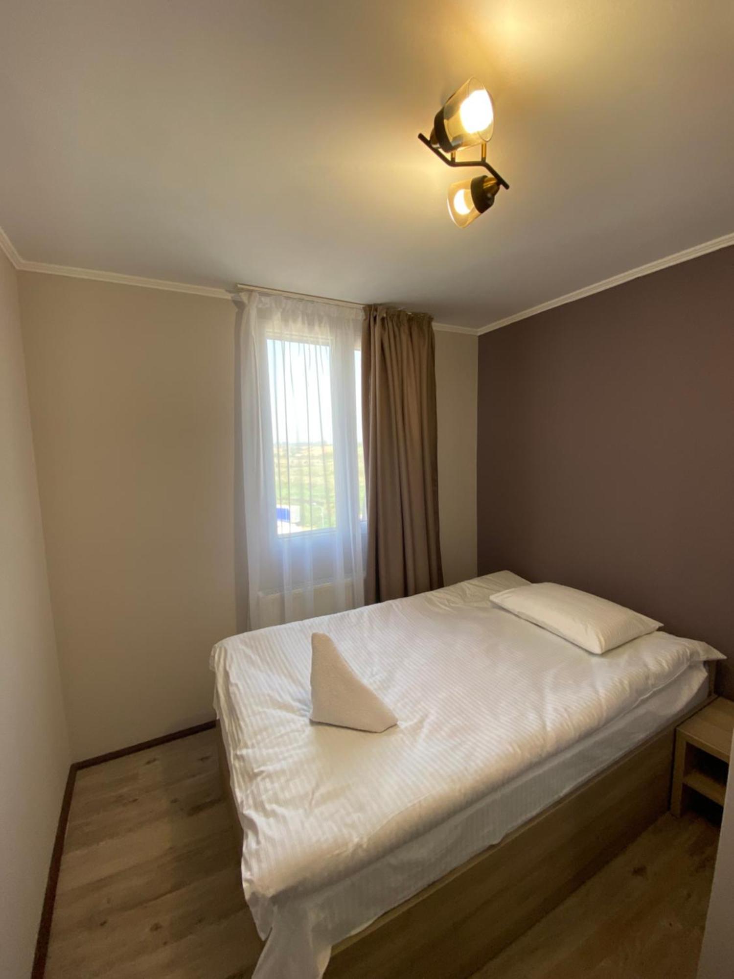 Autopark Hotel Lviv Extérieur photo
