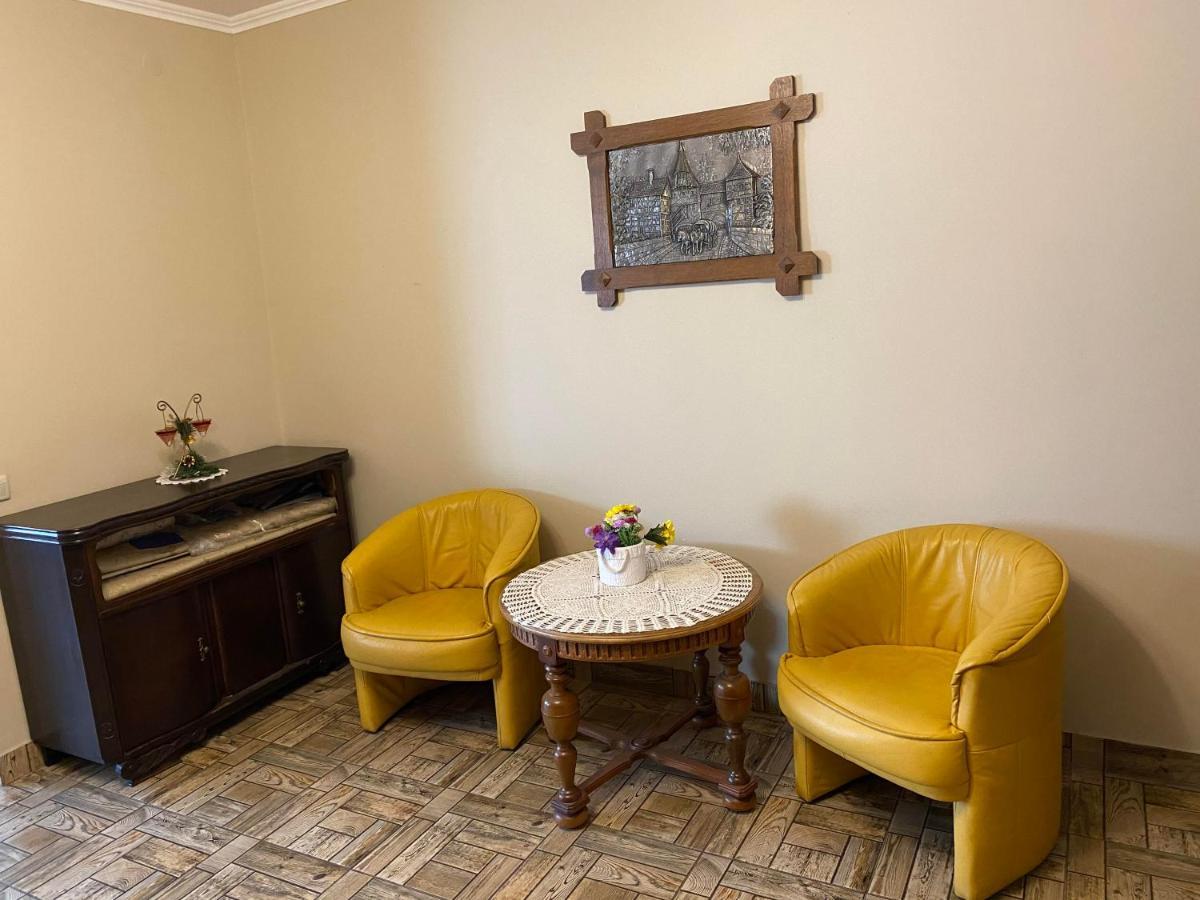 Autopark Hotel Lviv Extérieur photo