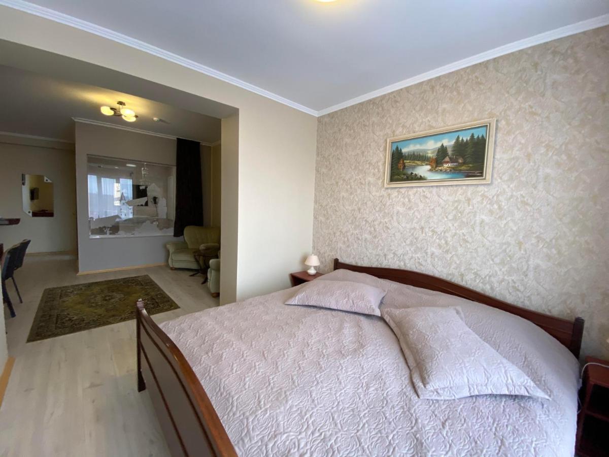 Autopark Hotel Lviv Extérieur photo