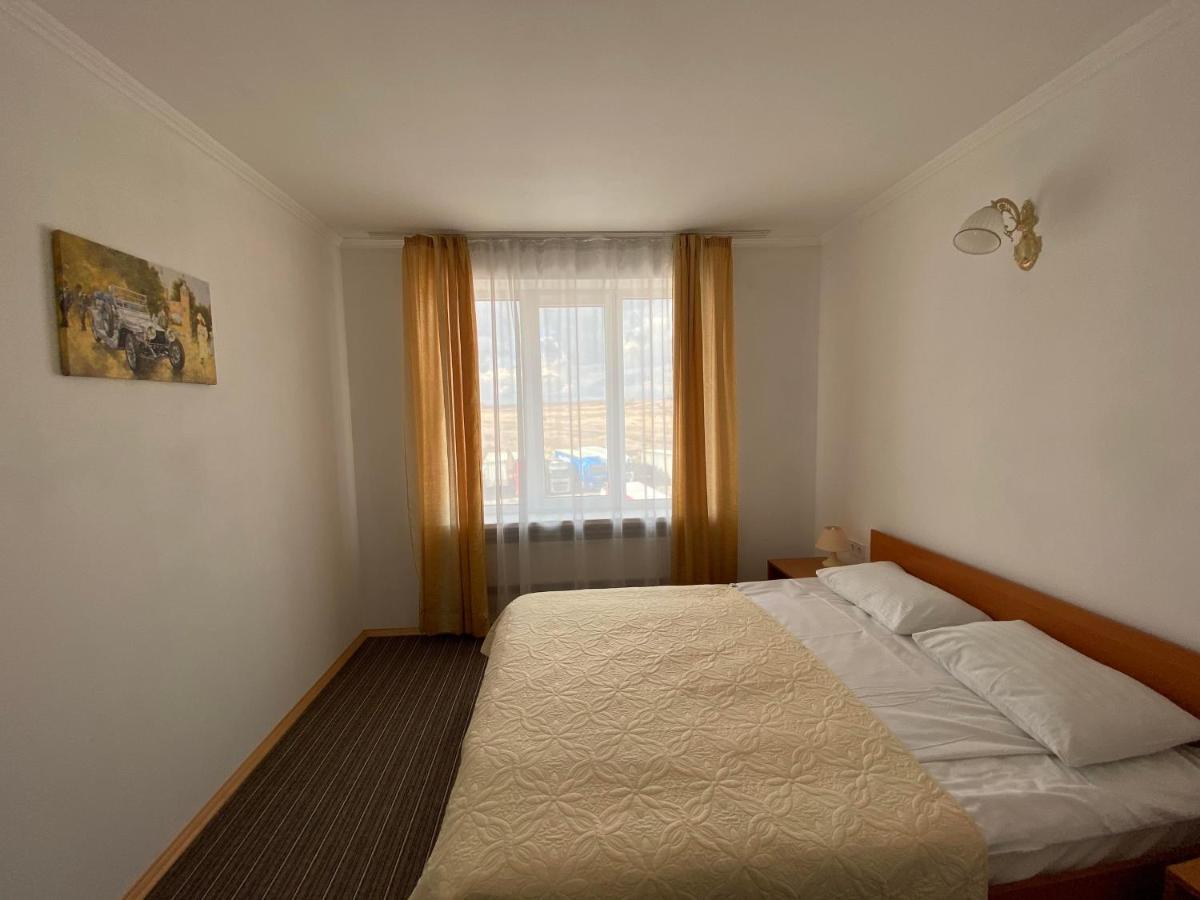 Autopark Hotel Lviv Extérieur photo