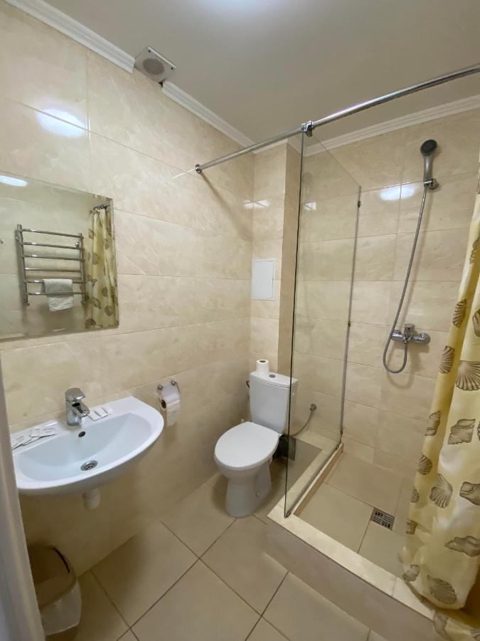 Autopark Hotel Lviv Extérieur photo