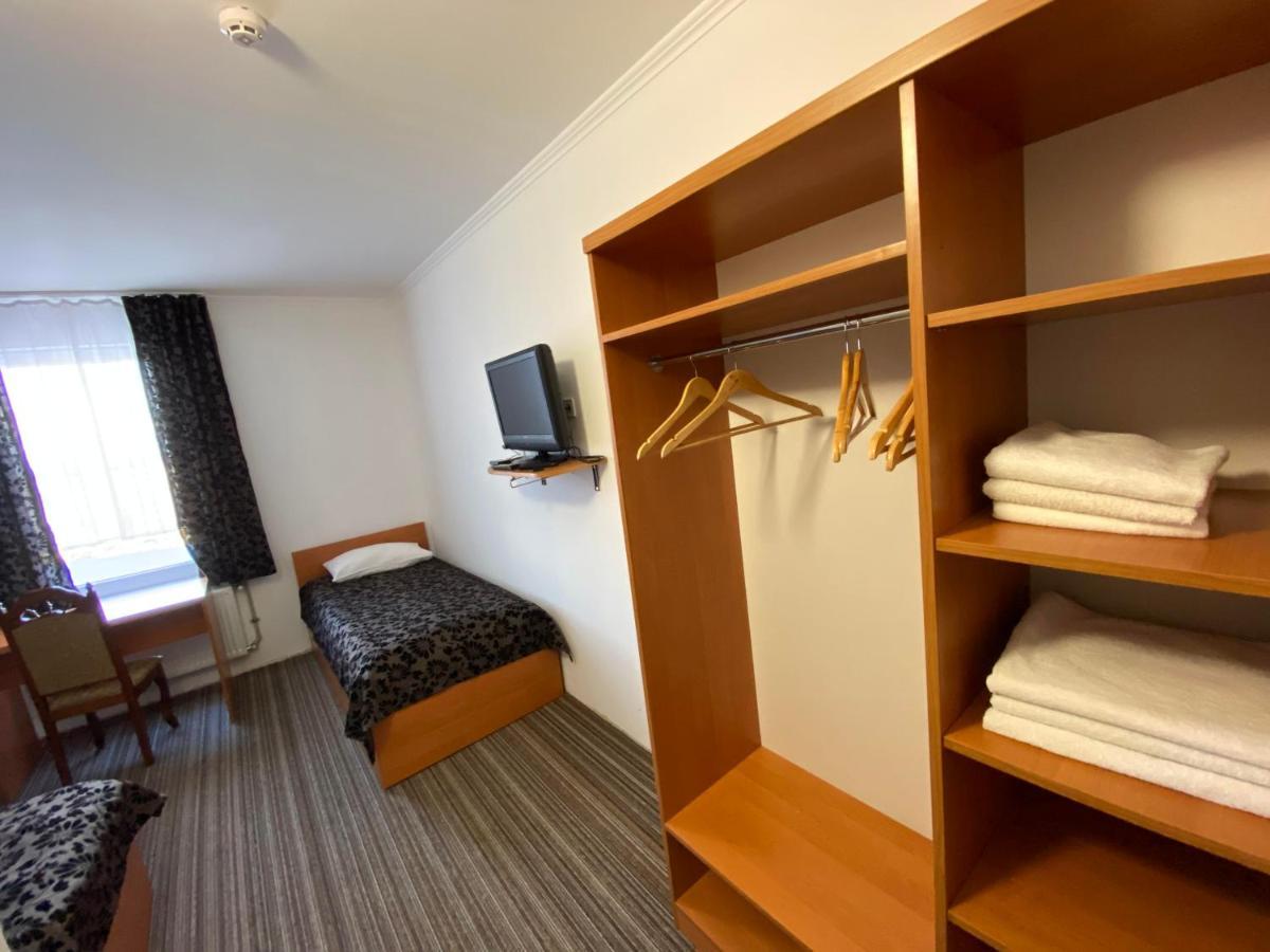 Autopark Hotel Lviv Extérieur photo